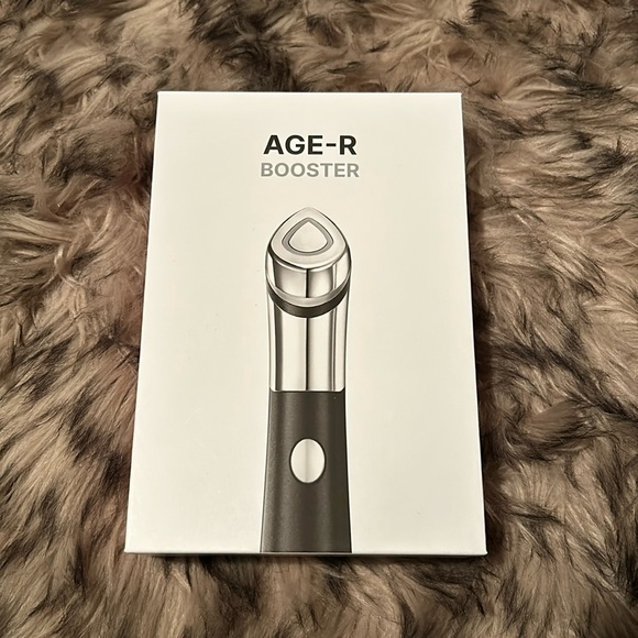 Brand New - Unopened - Medicube - AGE R Booster H - Facial Device